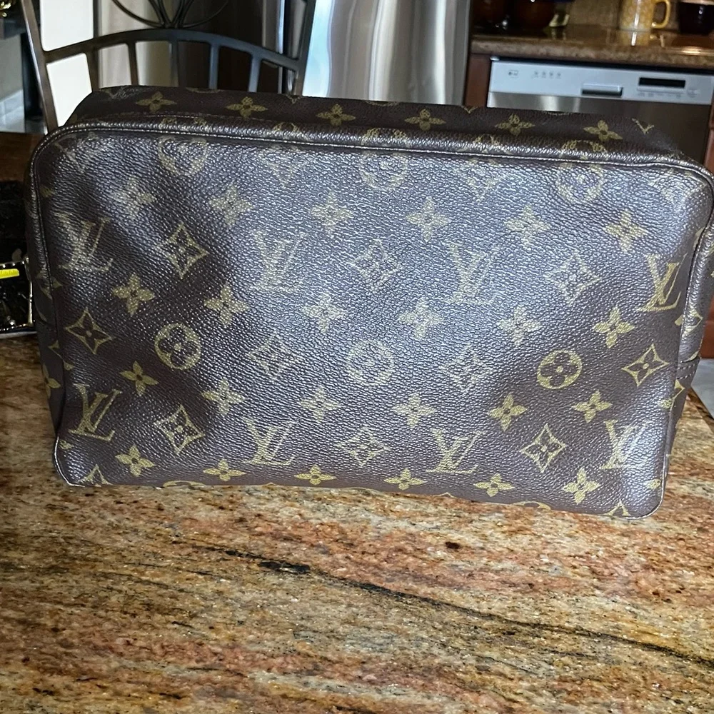 Louis Vuitton Monogram Toiletry Bag in Brown and Gold - Picture 11 of 12